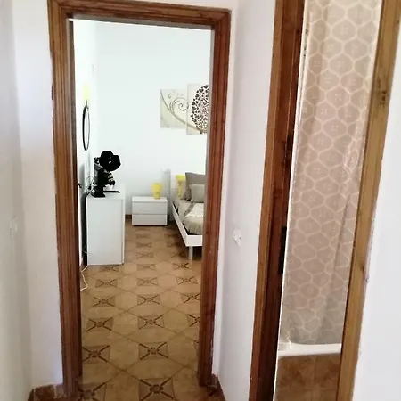 St. Joseph 's Suite011015-lt-1440 La Spezia