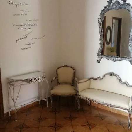 St. Joseph 's Suite011015-lt-1440 La Spezia